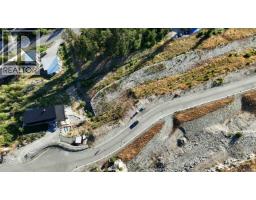 8218 Merlot Peak Drive, Pemberton, BC V0N2L3 Photo 9