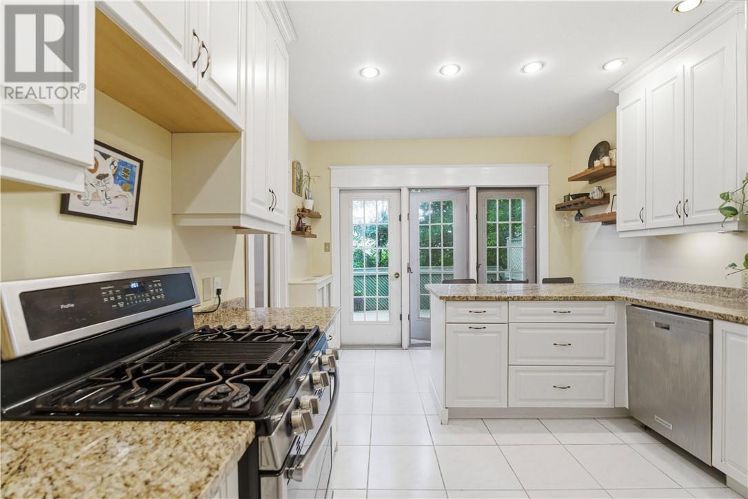 48 Roxborough Drive - 12
