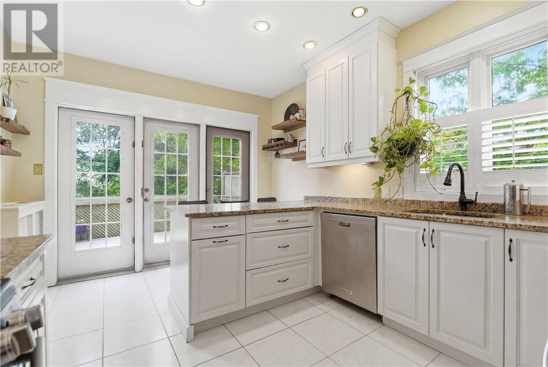 48 Roxborough Drive - 13