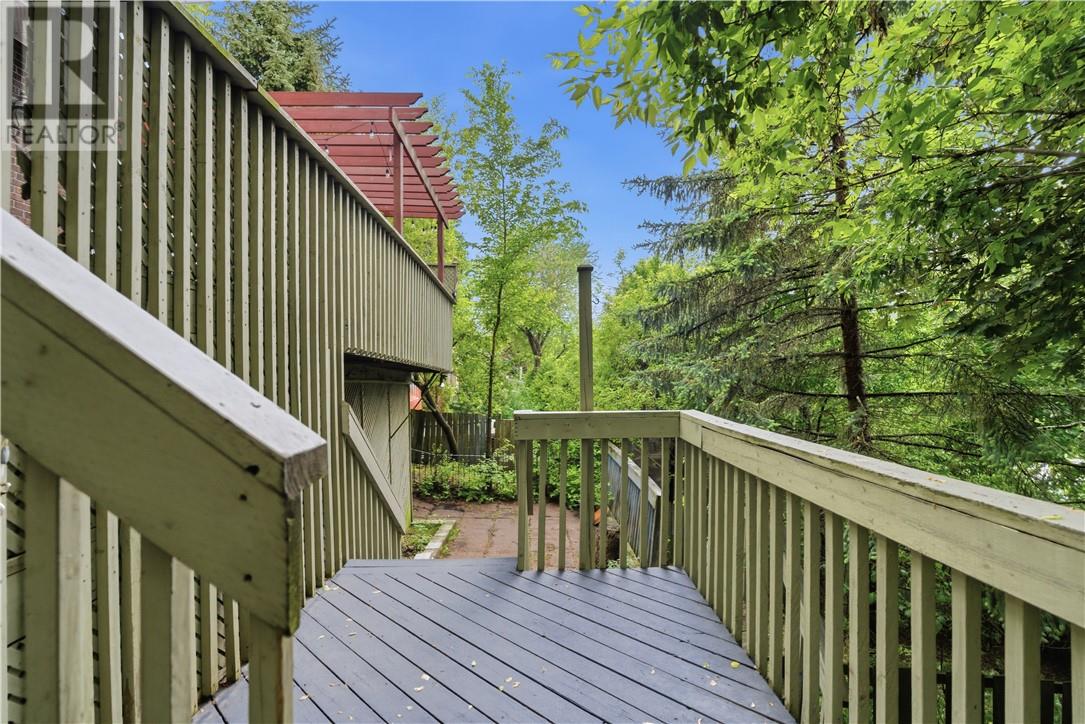 48 Roxborough Drive - 35