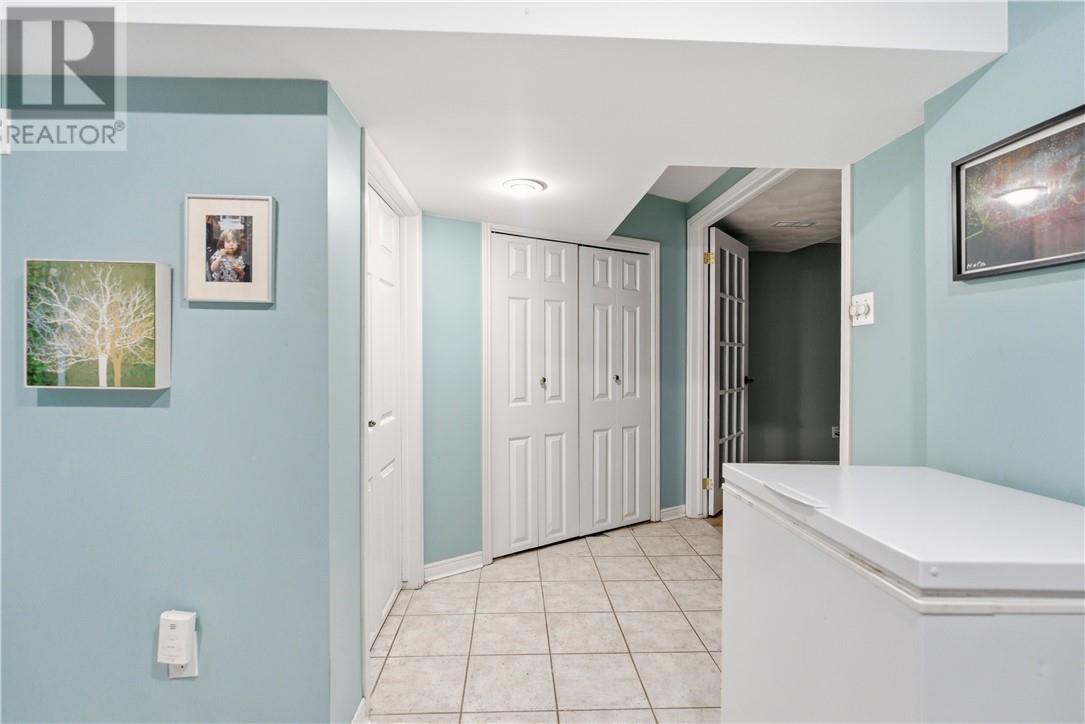 48 Roxborough Drive - 33