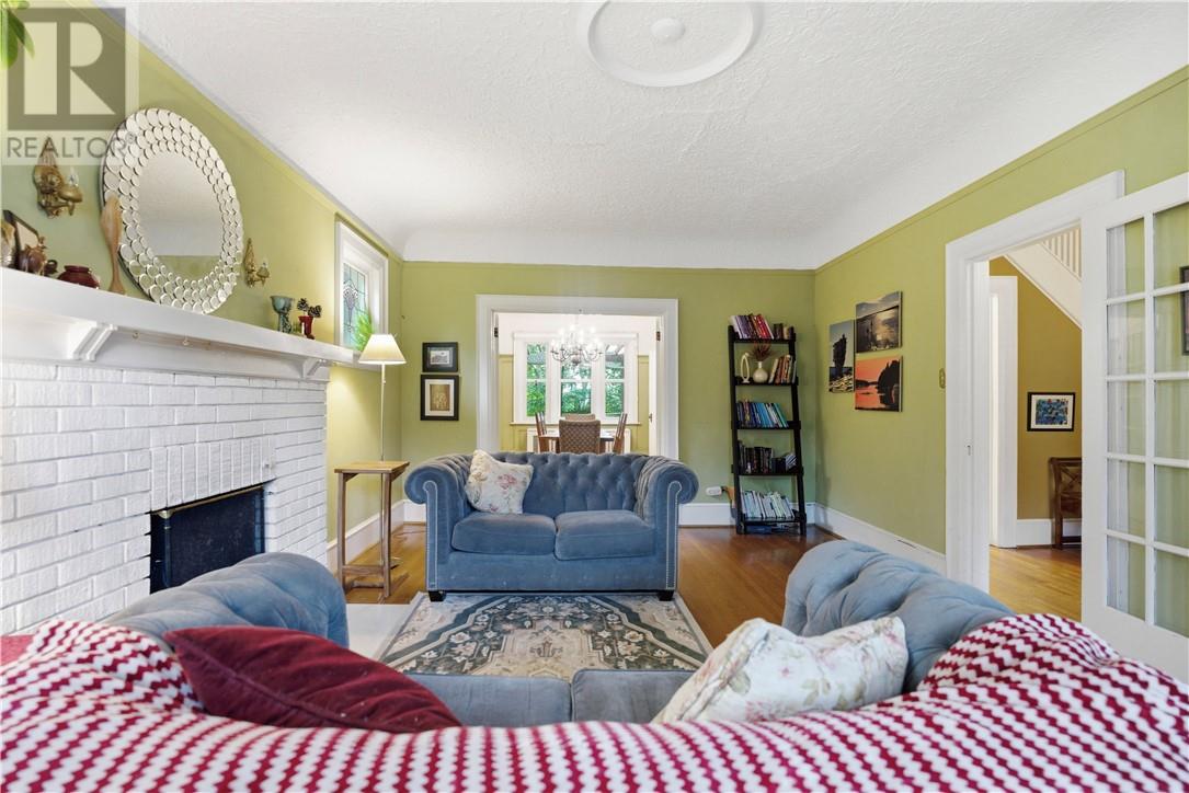 48 Roxborough Drive - 8