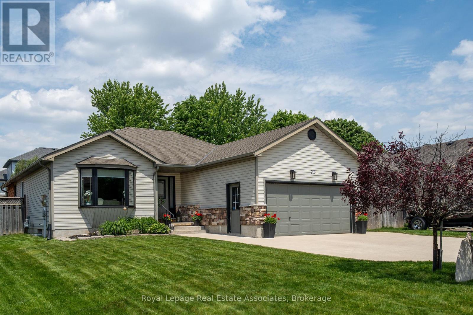 216 FENNEL STREET - 1