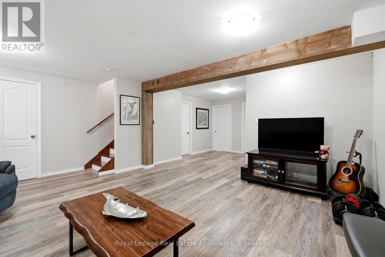 216 FENNEL STREET - 21