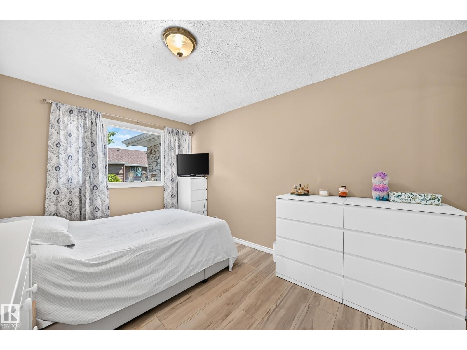 13317 47 ST NW - 24