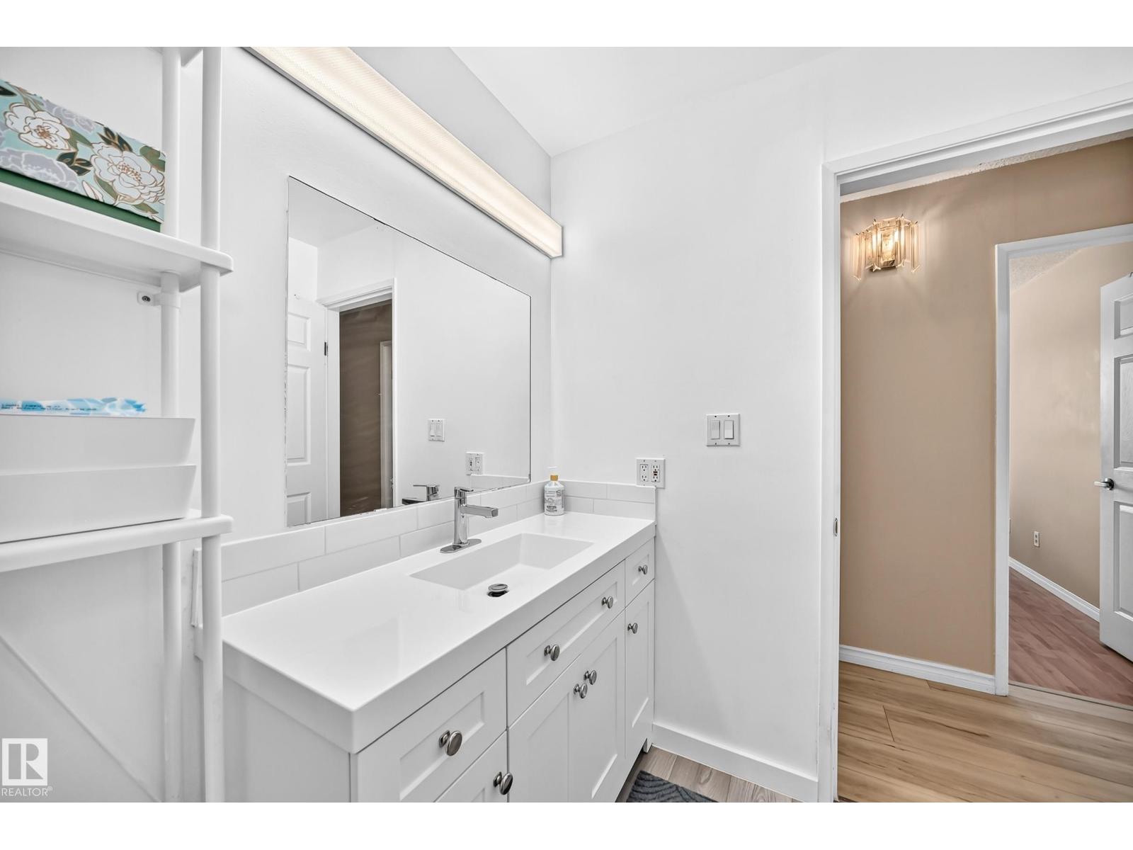 13317 47 ST NW - 32