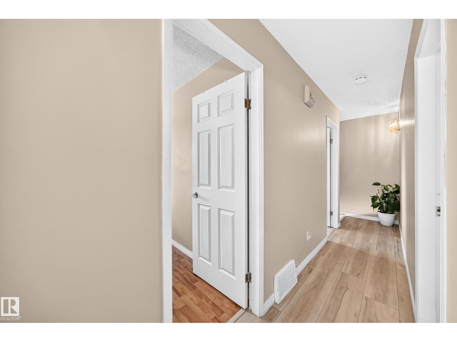 13317 47 ST NW - 33