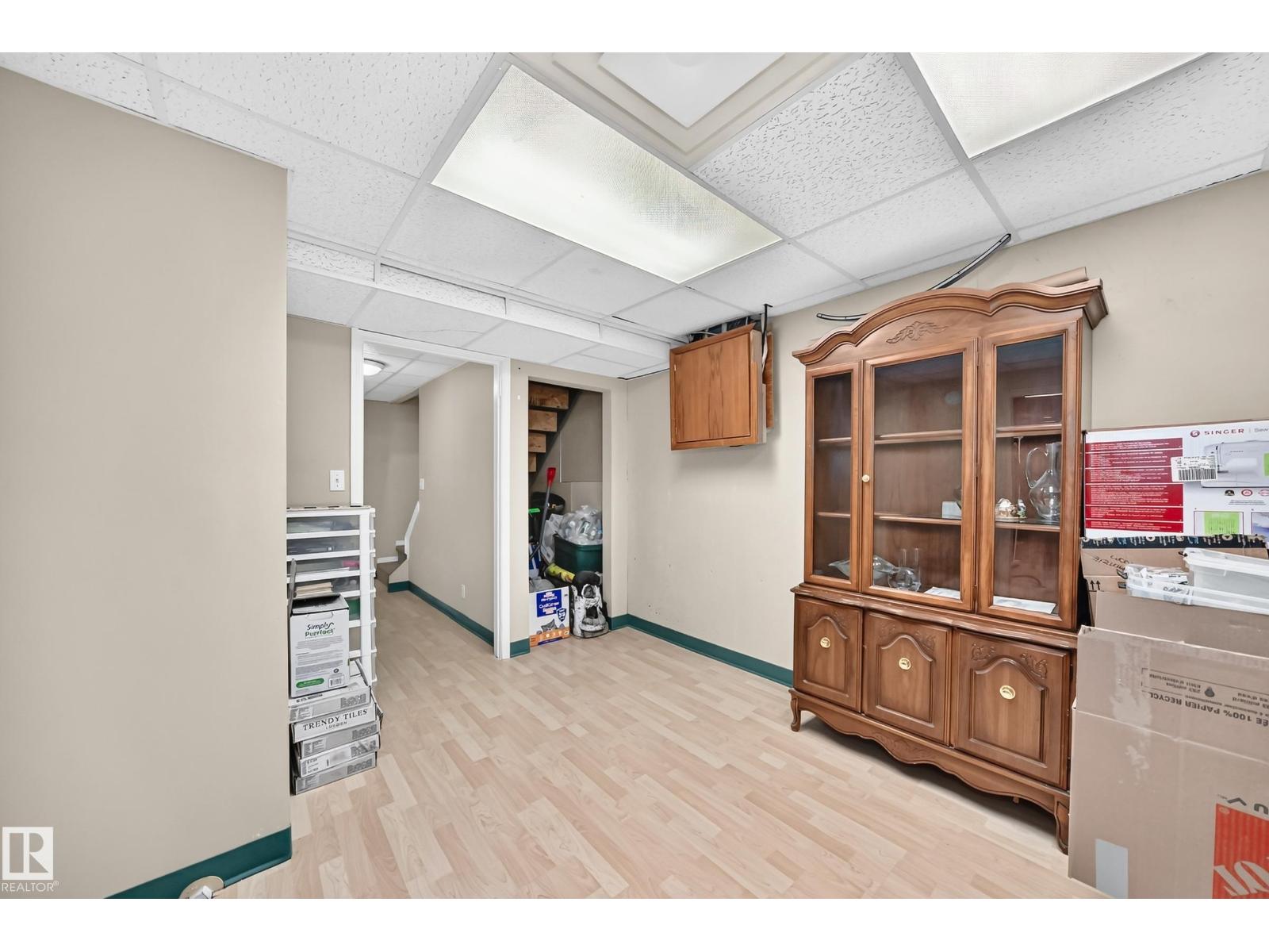 13317 47 ST NW - 34