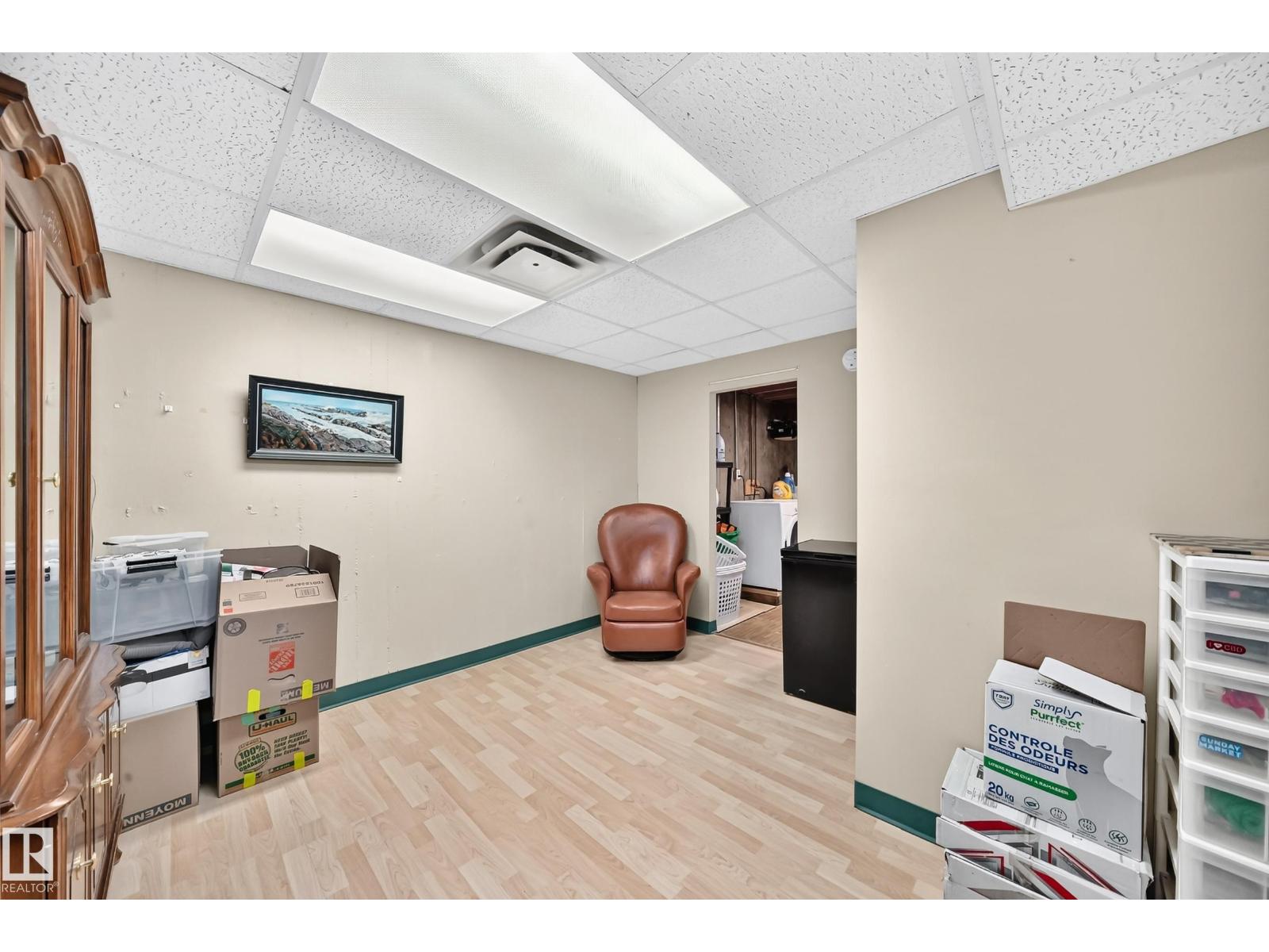 13317 47 ST NW - 35