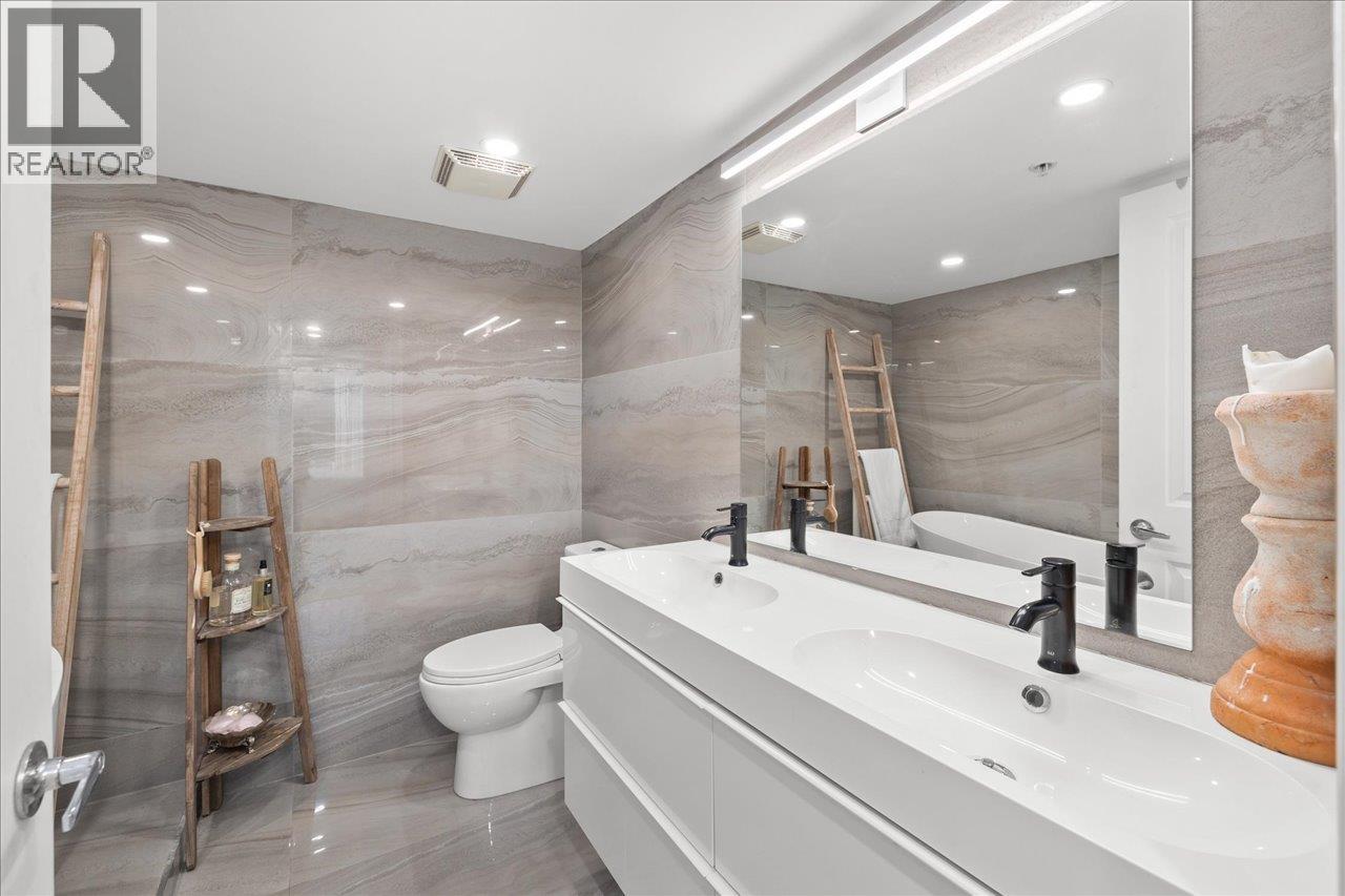 708 188 E ESPLANADE, North Vancouver