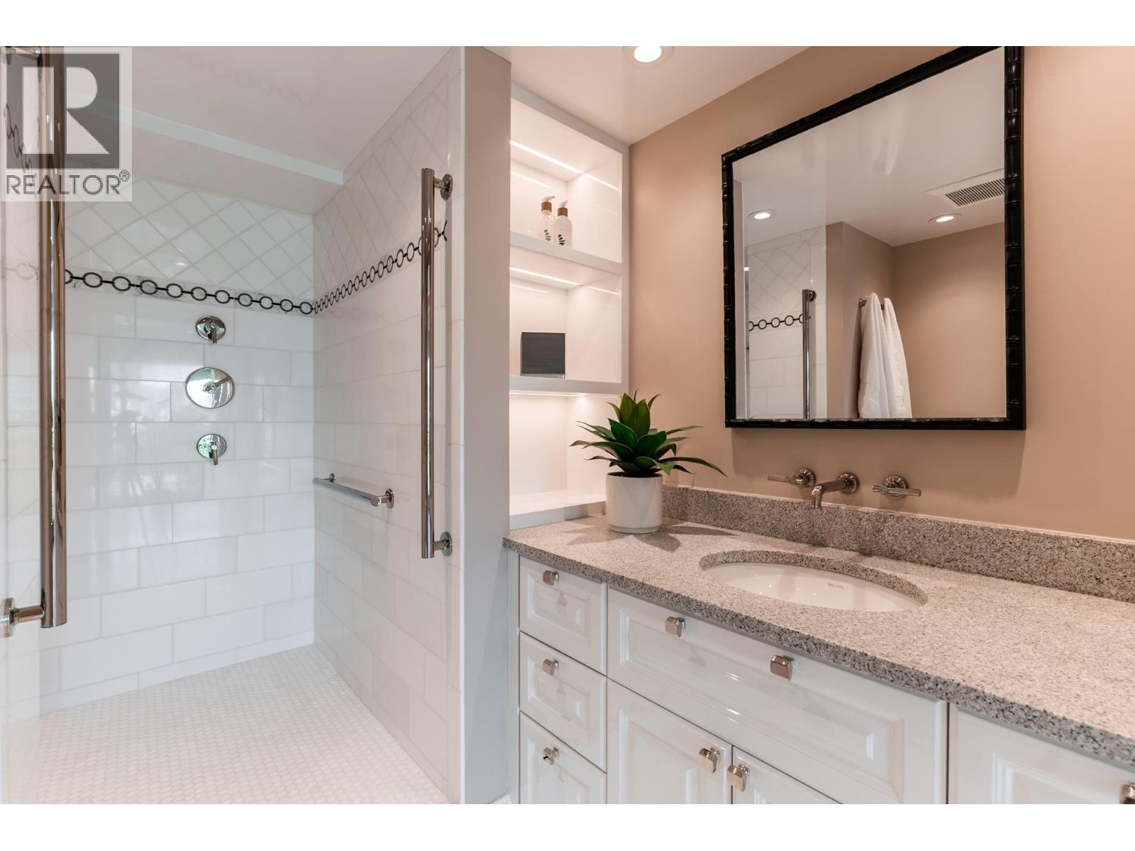 1301 1575 BEACH AVENUE, Vancouver