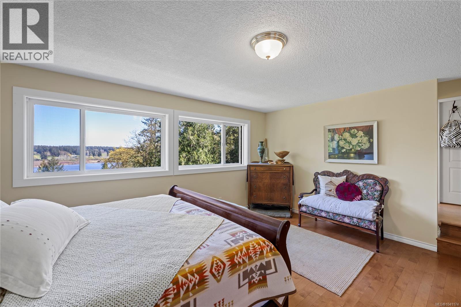13361 Prospect Dr - 33