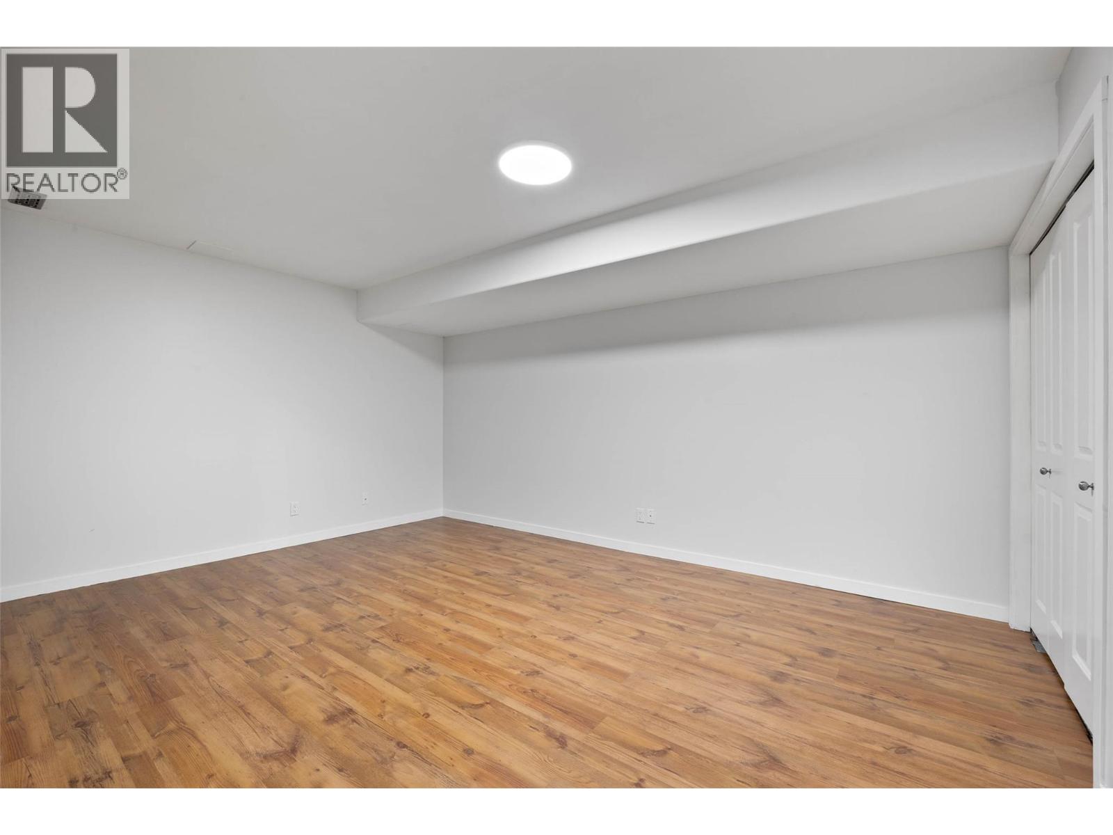 #32 1855 Hillside Drive - 23