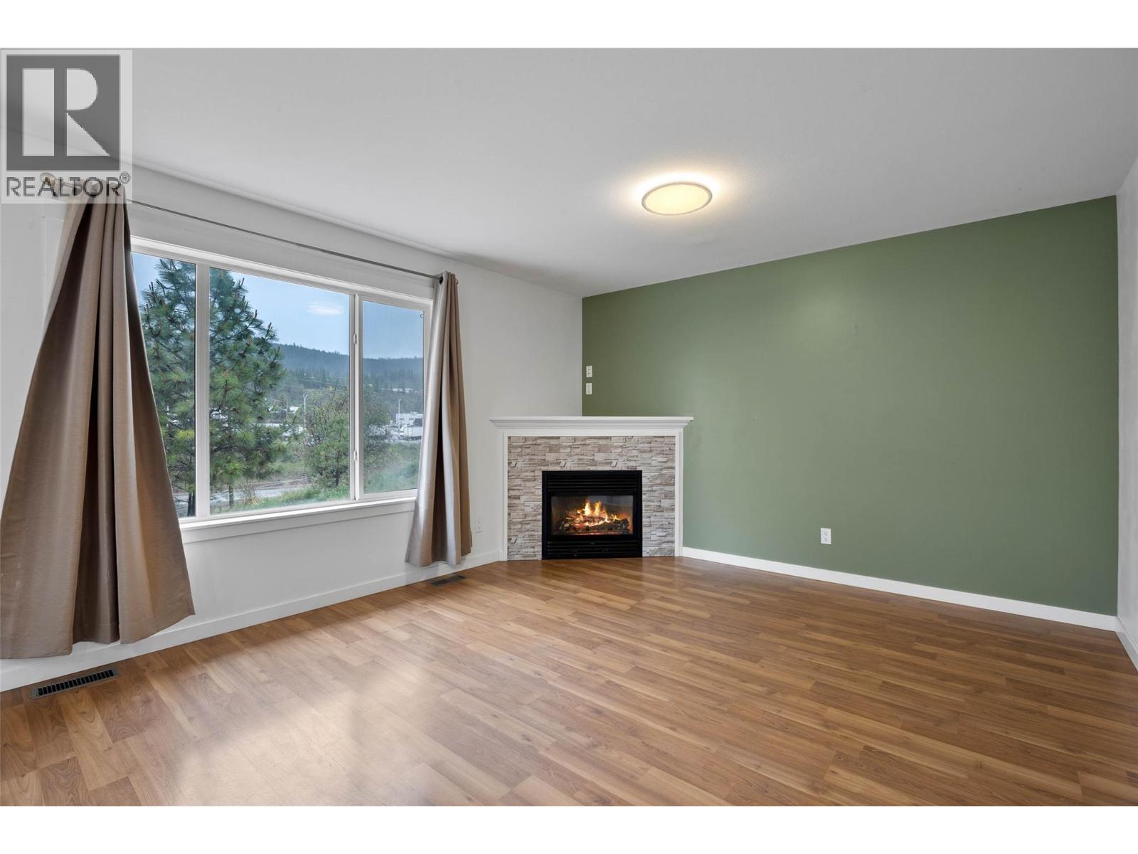 #32 1855 Hillside Drive - 16