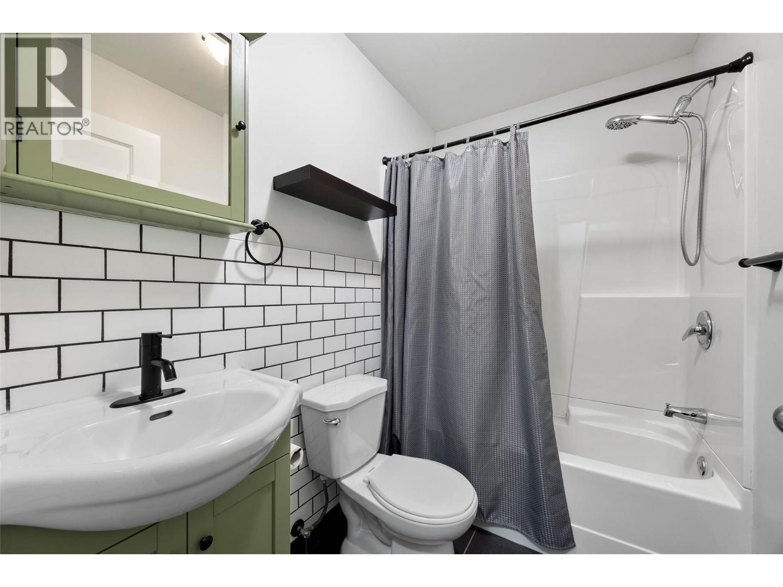 #32 1855 Hillside Drive - 26