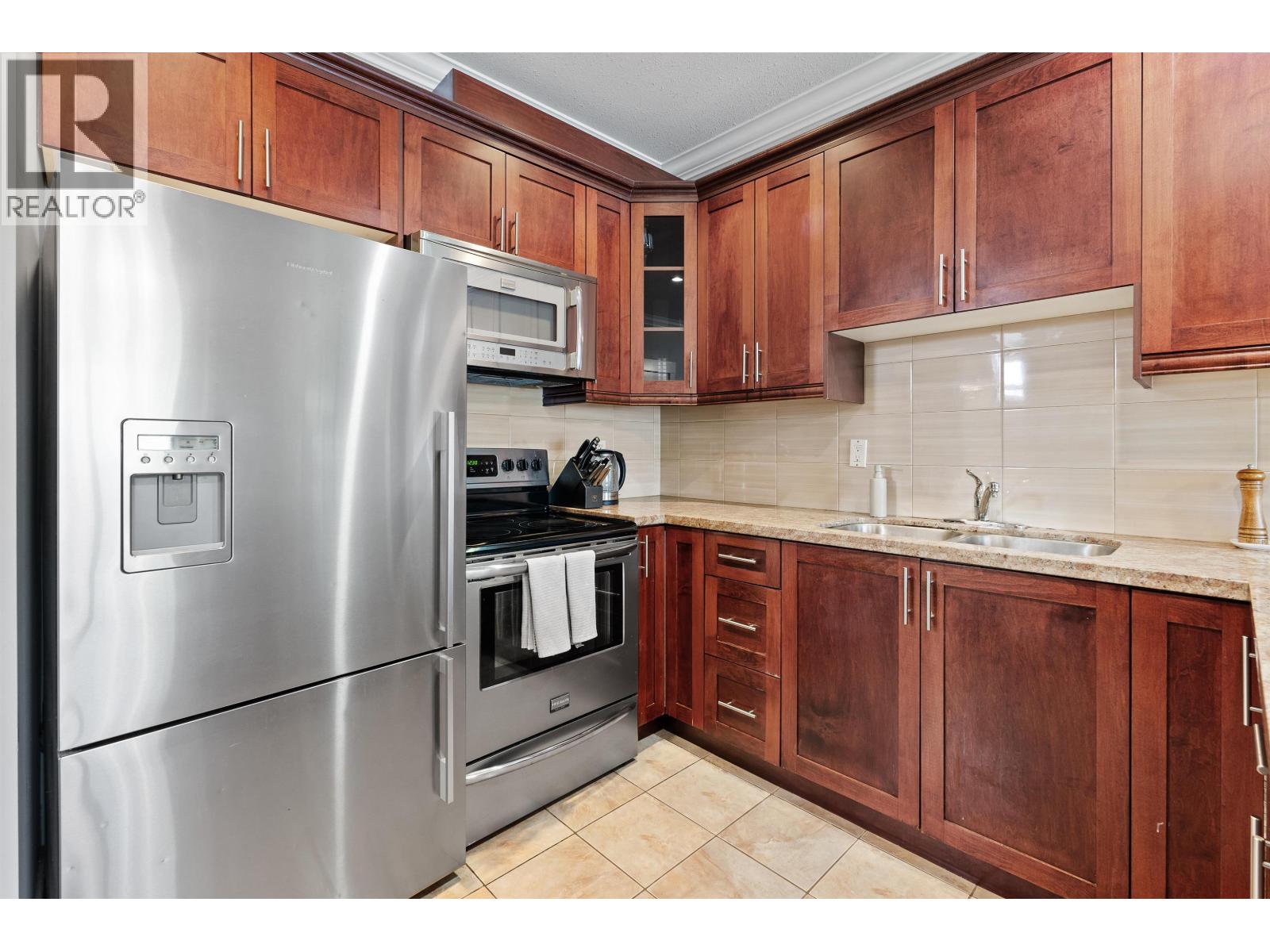 6176 MAIN STREET, Vancouver