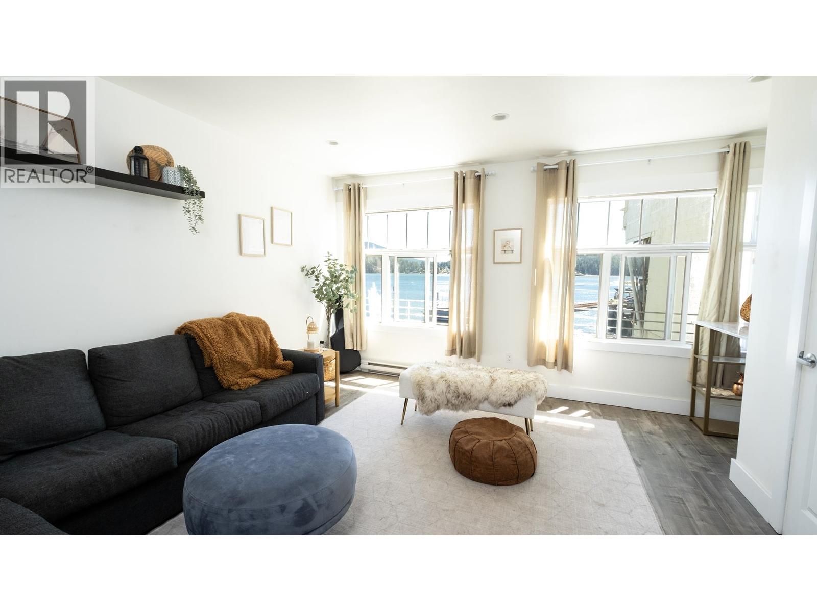 416 MARINE DRIVE, Gibsons