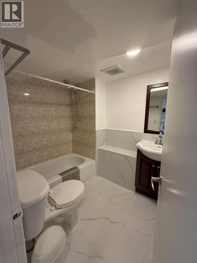 300 E 35TH AVENUE, Vancouver