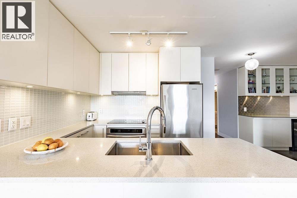 1011 668 COLUMBIA STREET, New Westminster
