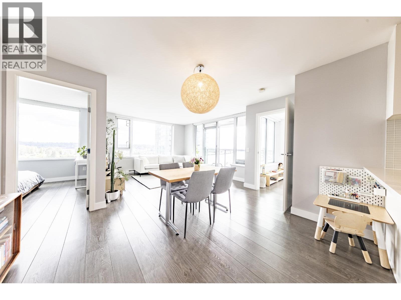 1011 668 COLUMBIA STREET, New Westminster