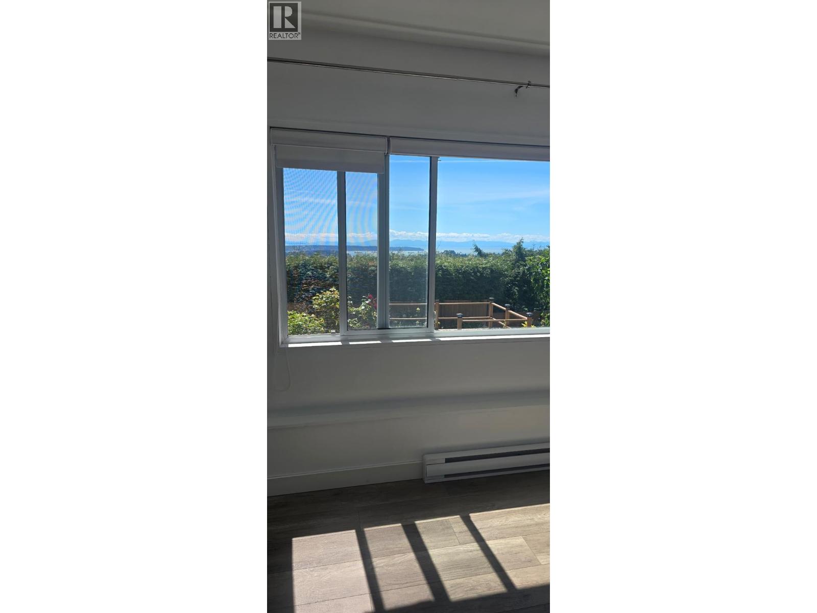 Ground Level 637 ALPINE COURT, North Vancouver