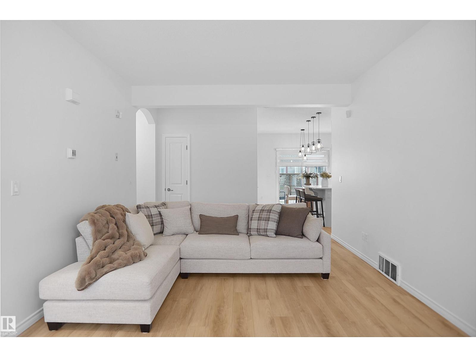 #53 13825 155 AV NW - 10