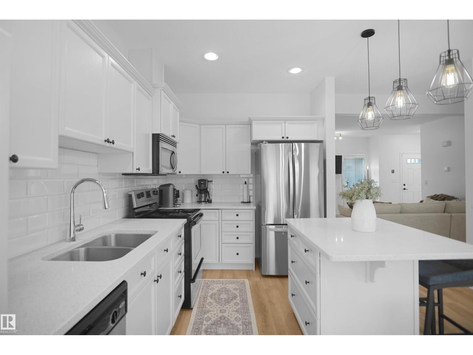 #53 13825 155 AV NW - 16