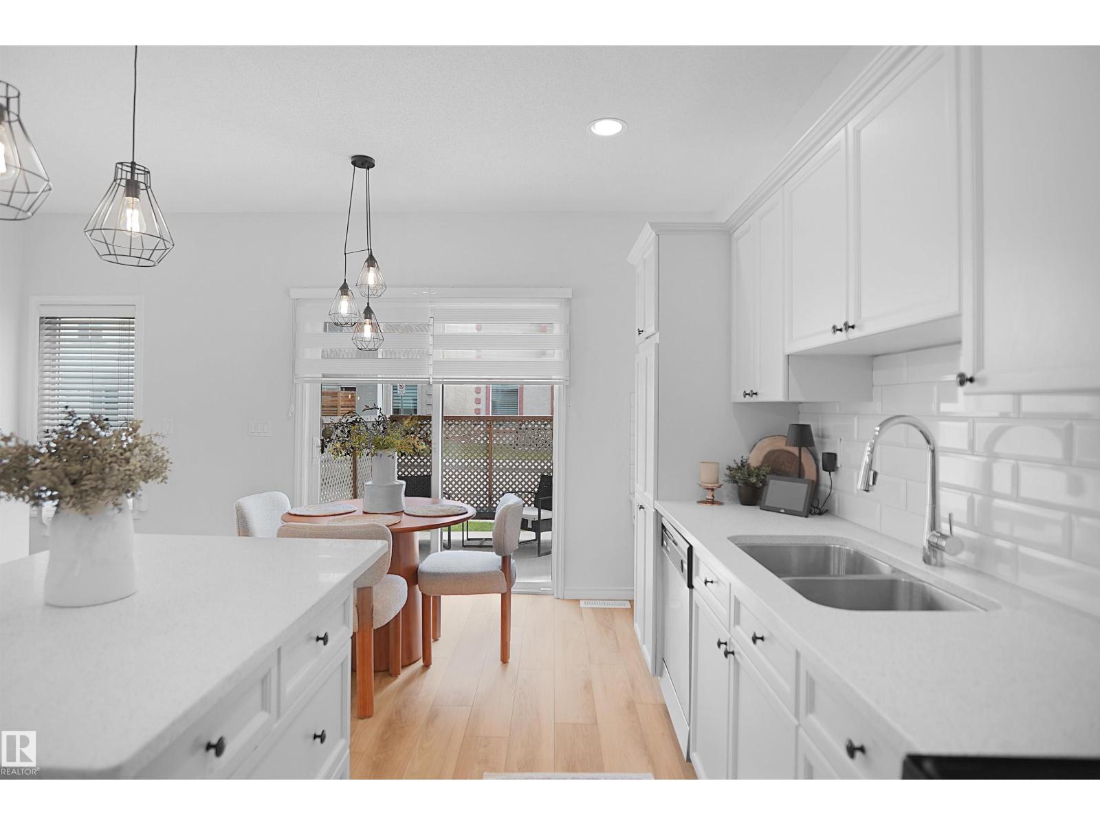 #53 13825 155 AV NW - 18