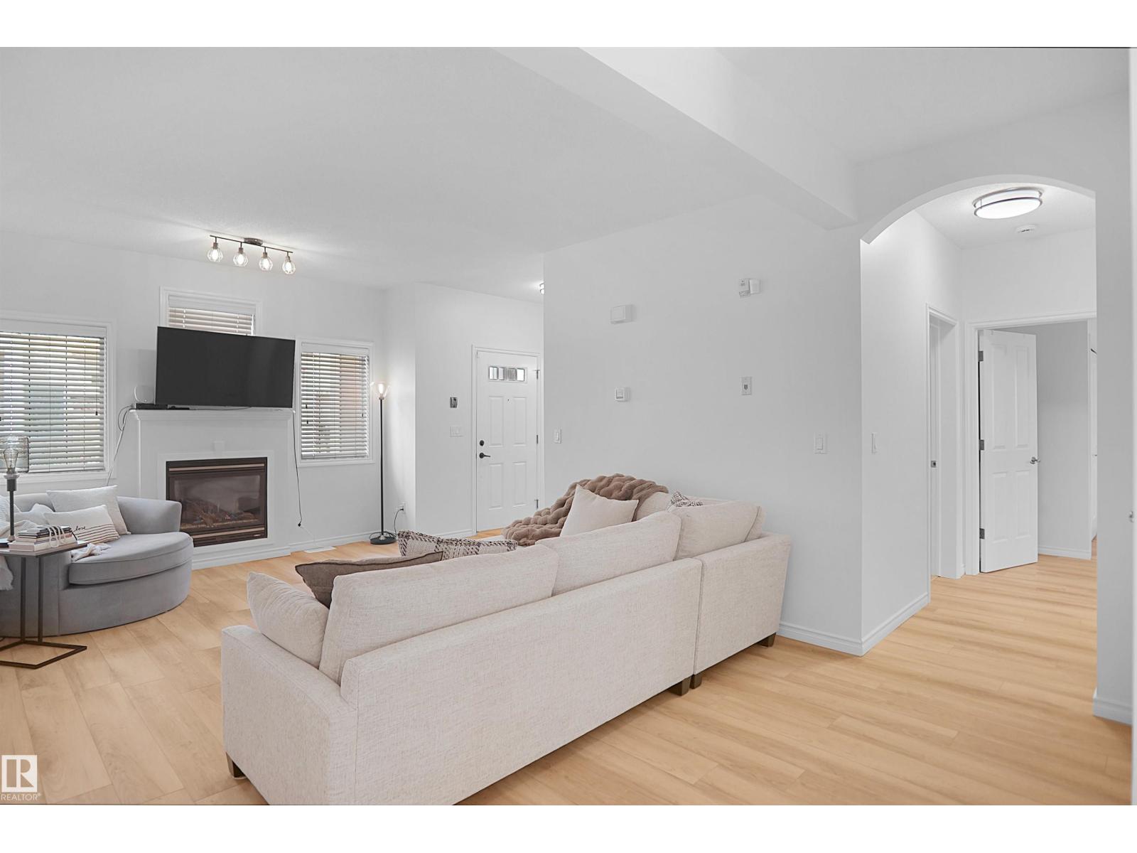 #53 13825 155 AV NW - 23