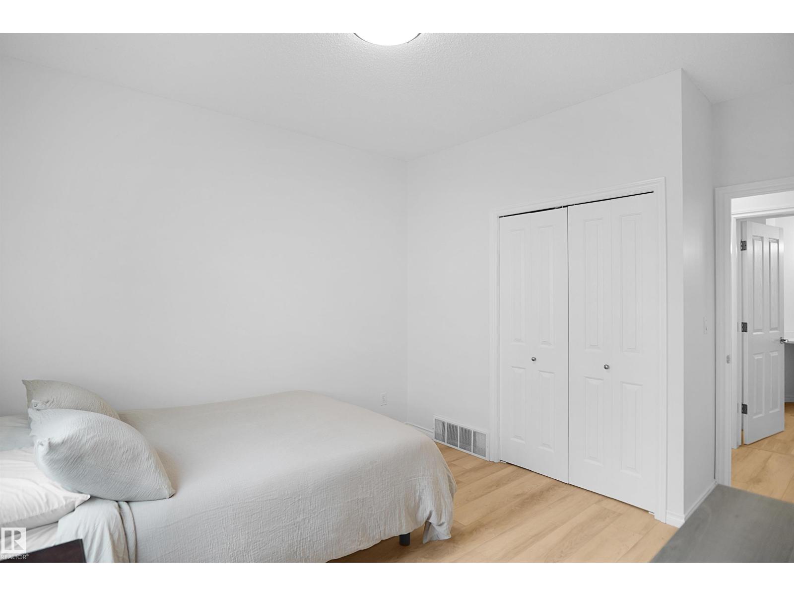 #53 13825 155 AV NW - 31
