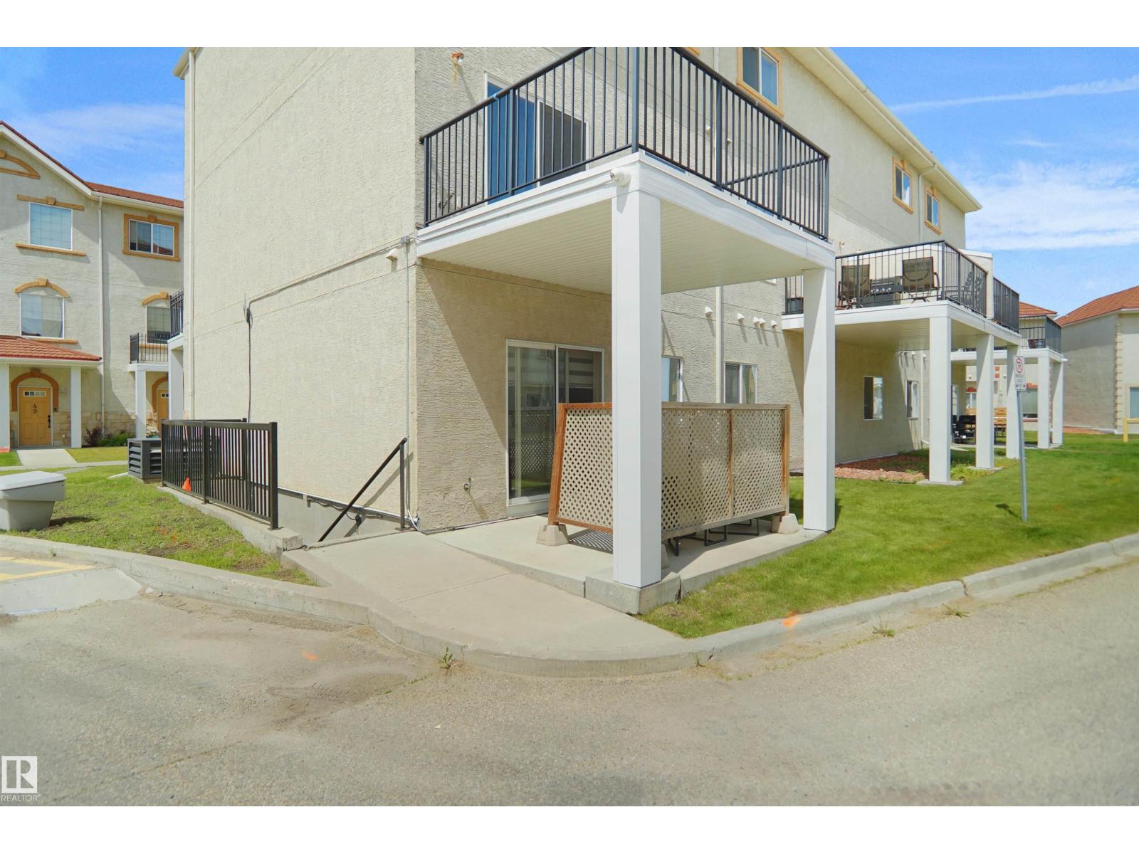 #53 13825 155 AV NW - 38