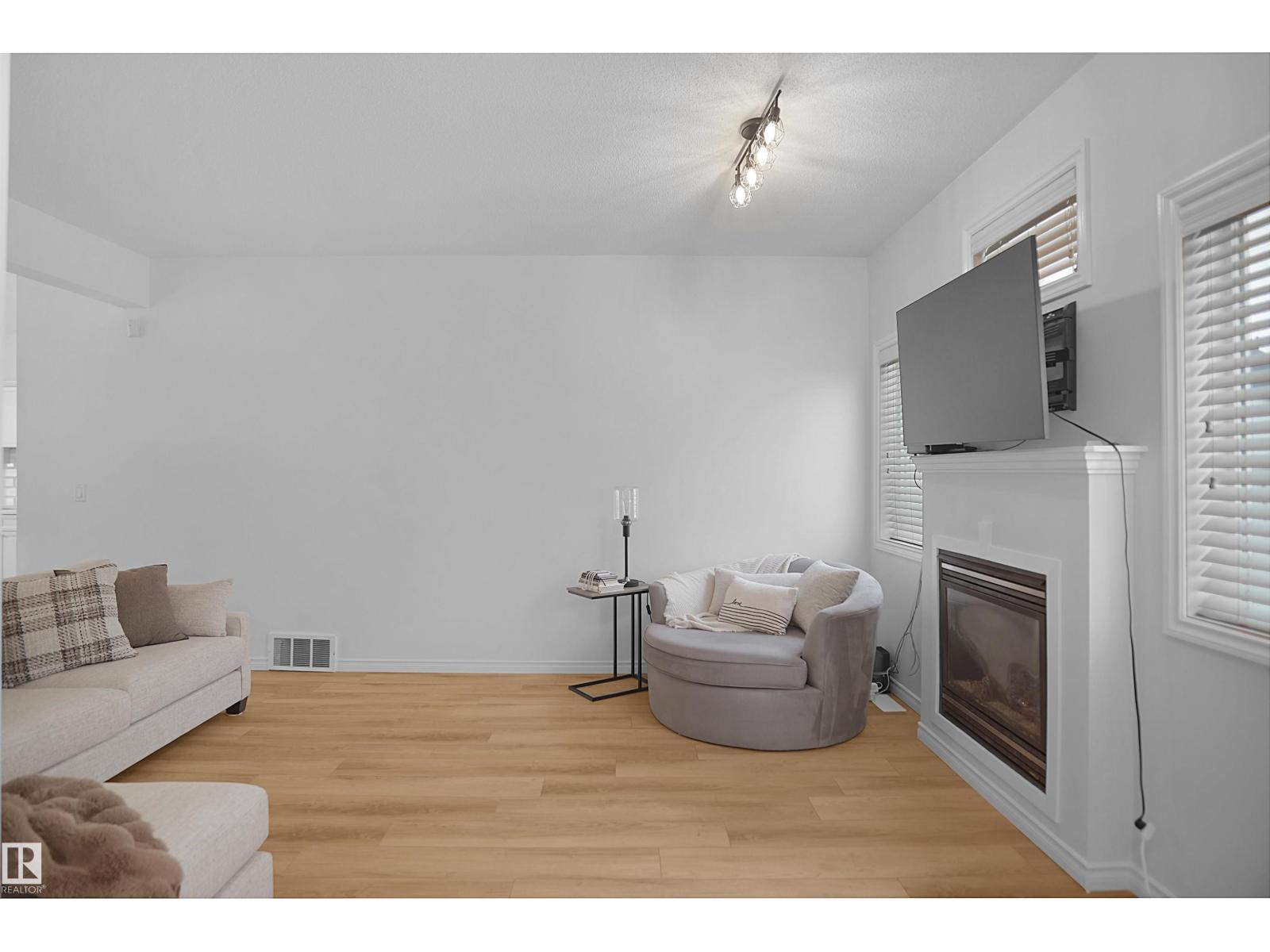 #53 13825 155 AV NW - 4