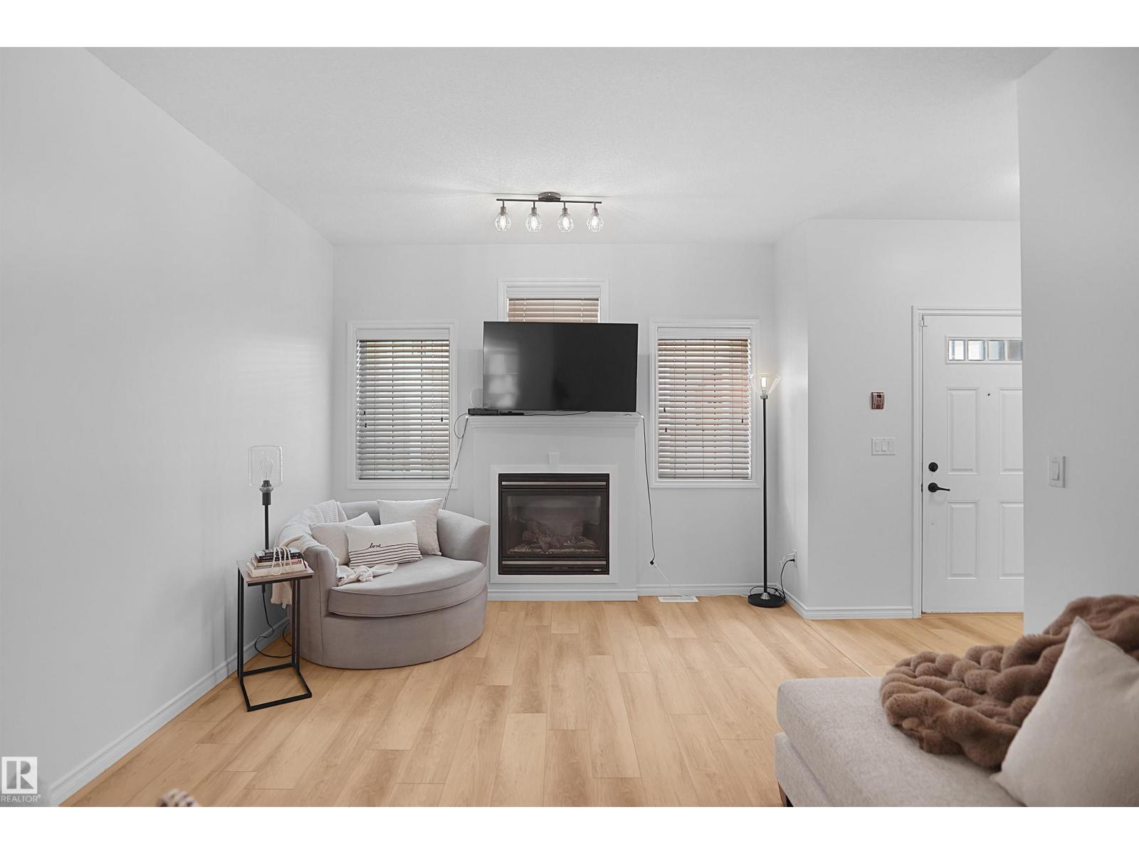 #53 13825 155 AV NW - 5