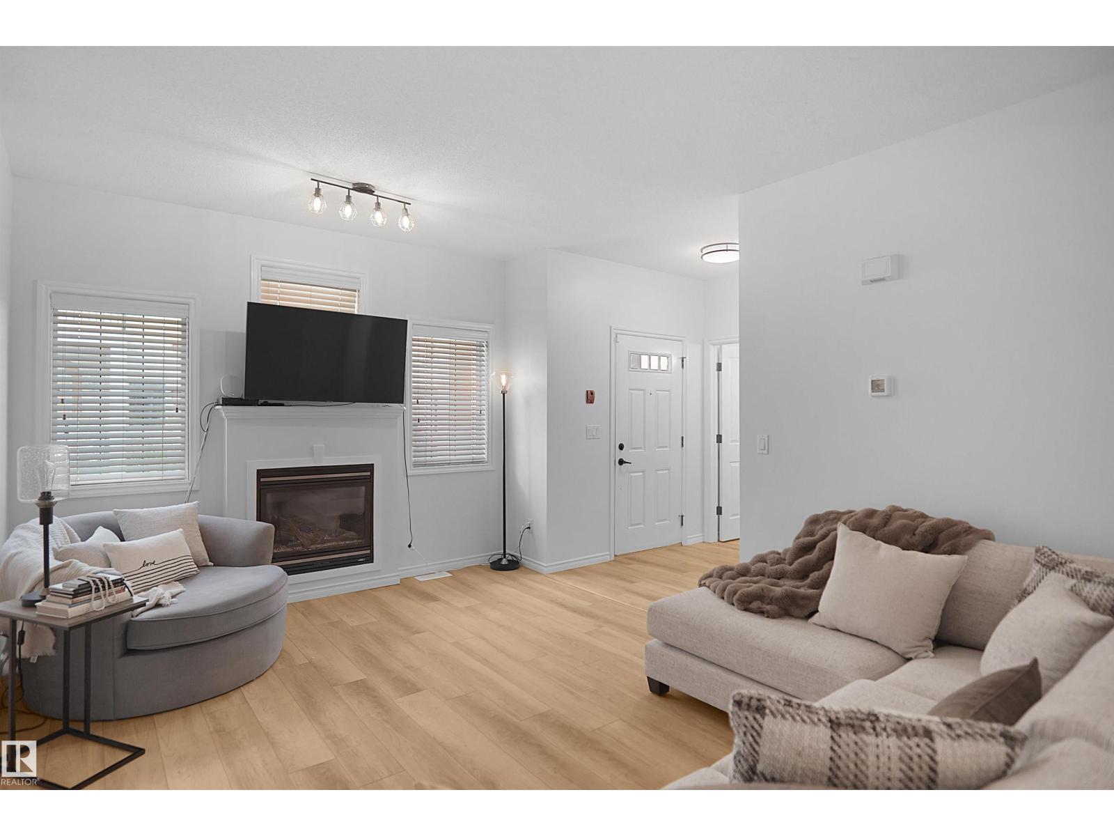 #53 13825 155 AV NW - 6