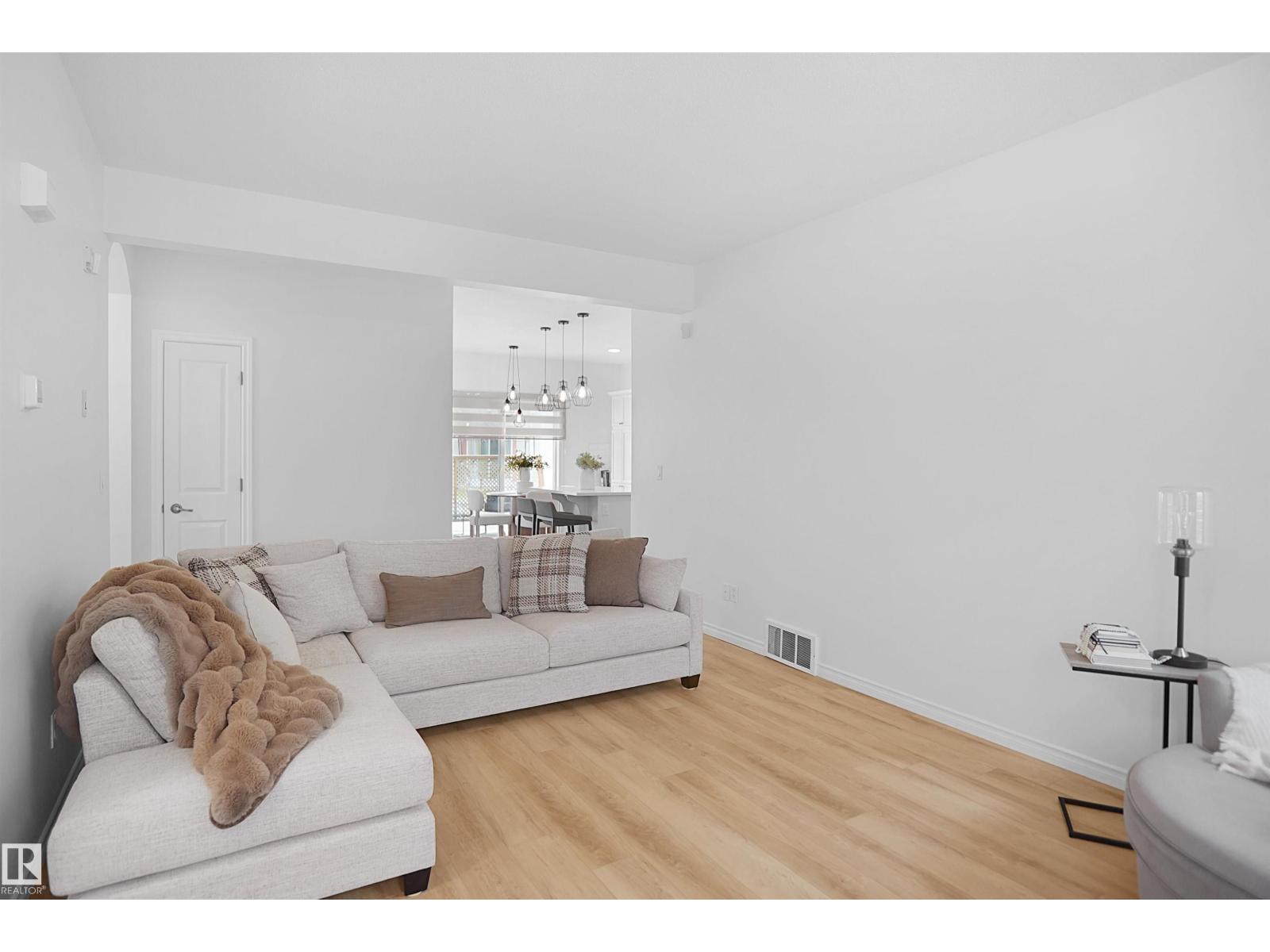 #53 13825 155 AV NW - 9