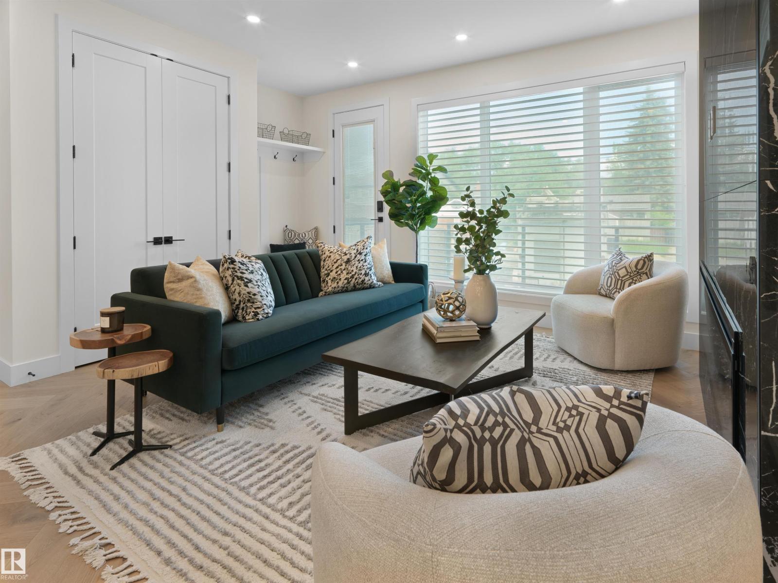 8134 77 AV NW — photo 10