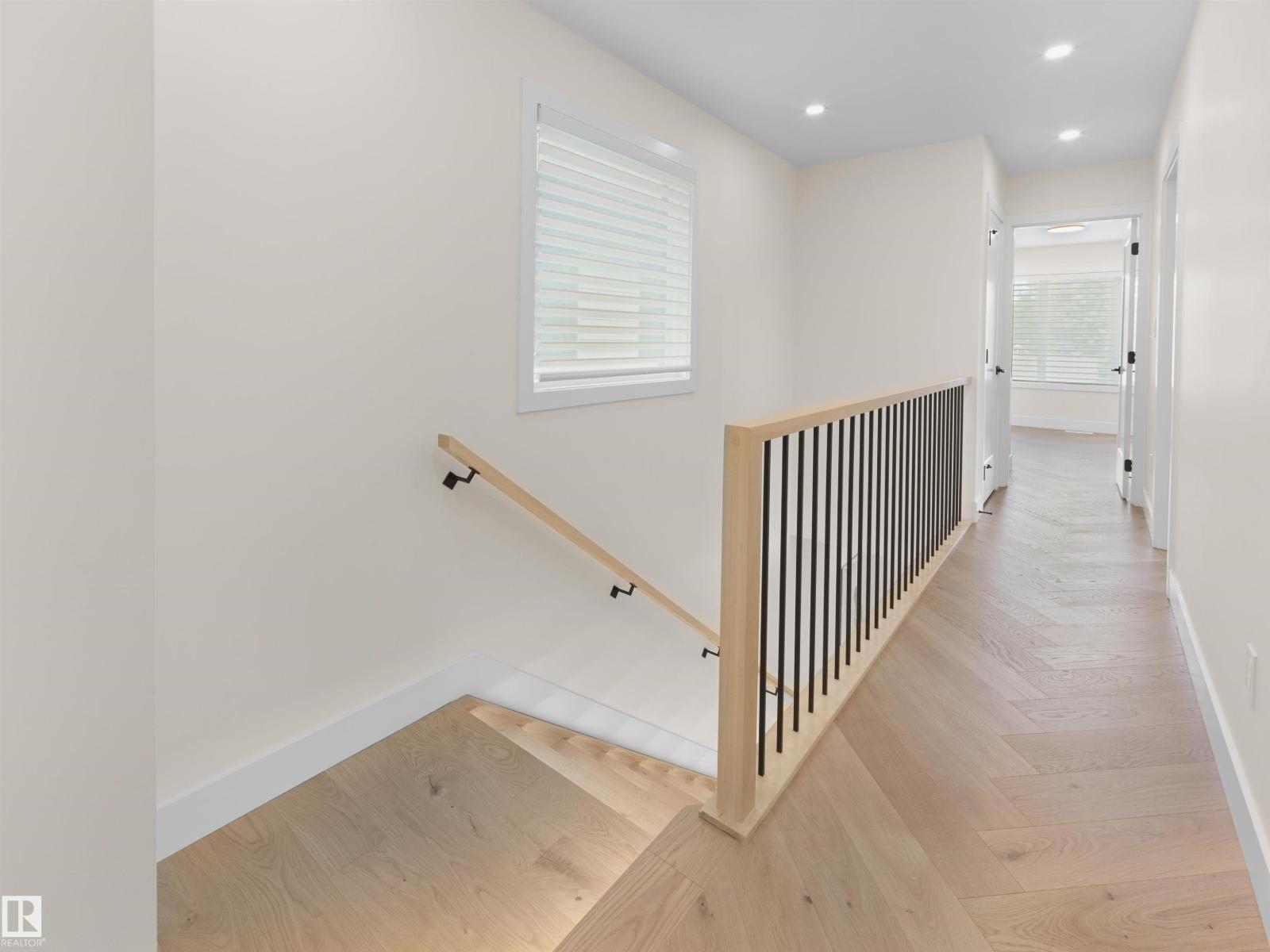 8134 77 AV NW — photo 16