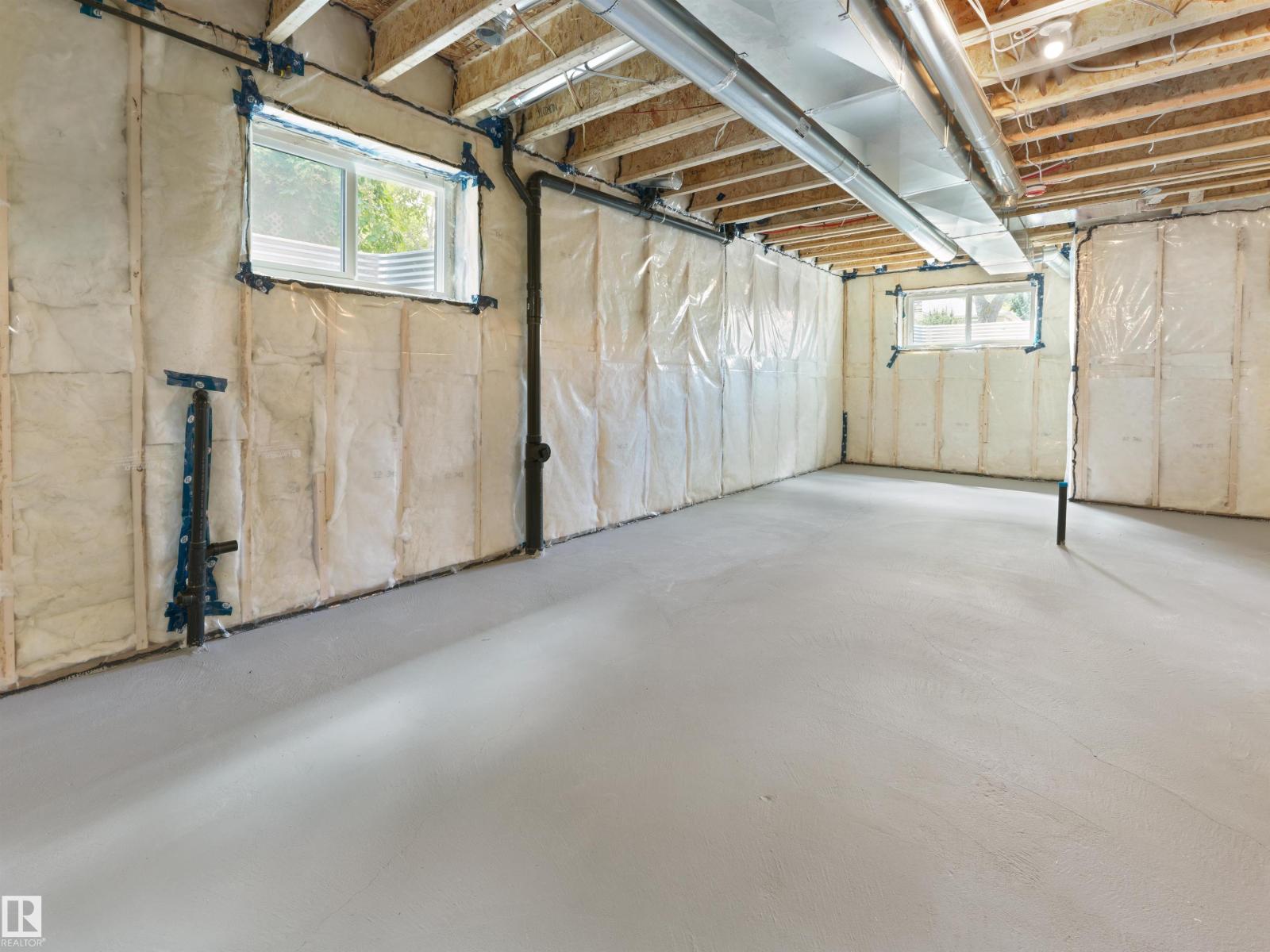 8134 77 AV NW — photo 28