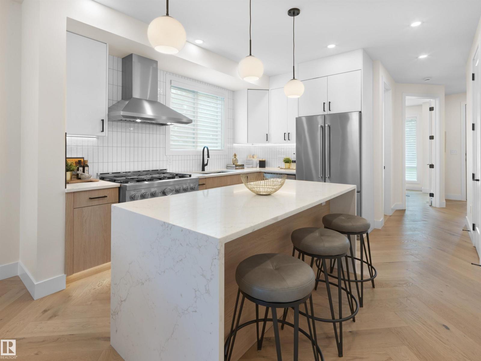 8134 77 AV NW - photo 4