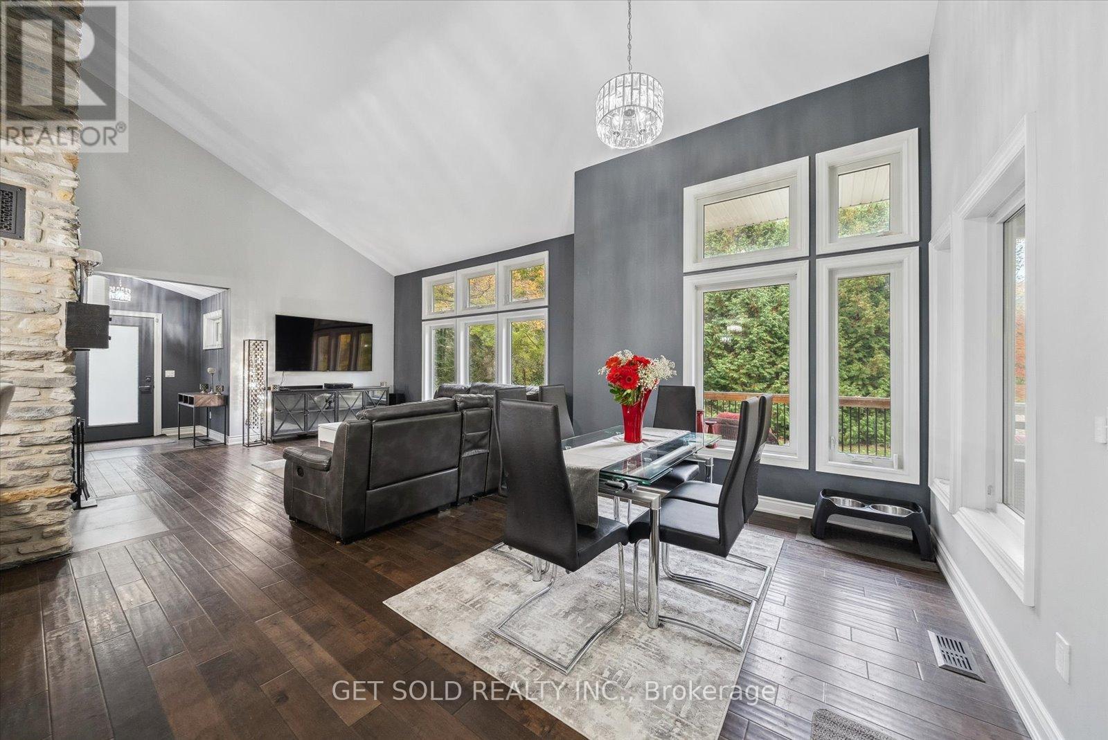 11 FIELDWAY COURT - 10