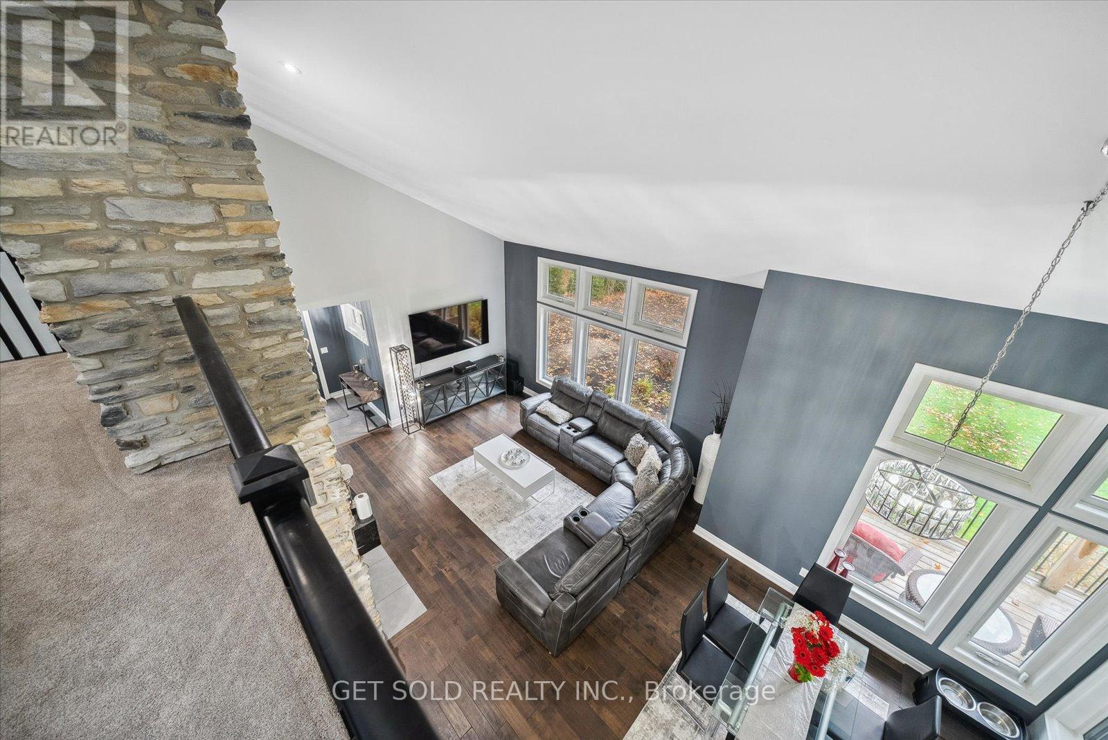 11 FIELDWAY COURT - 20