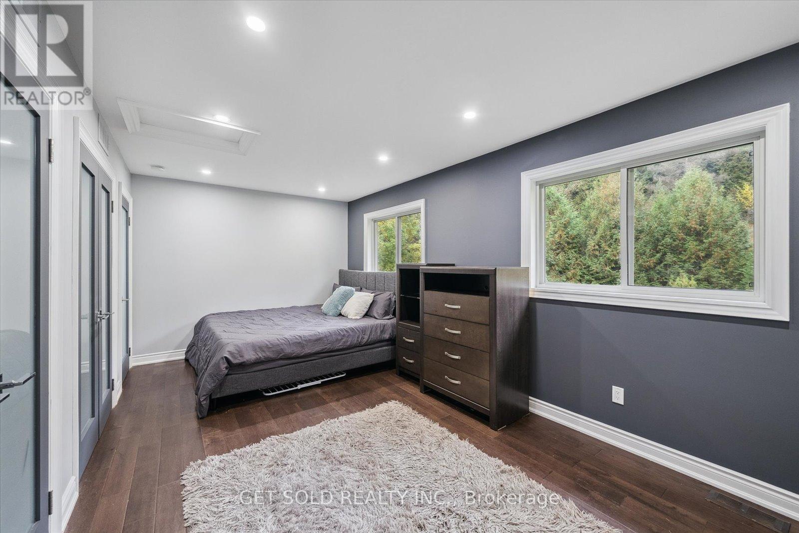 11 FIELDWAY COURT - 21