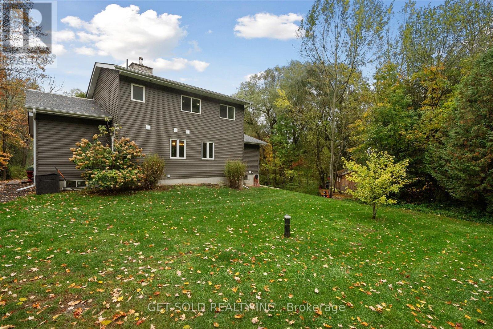 11 FIELDWAY COURT - 24