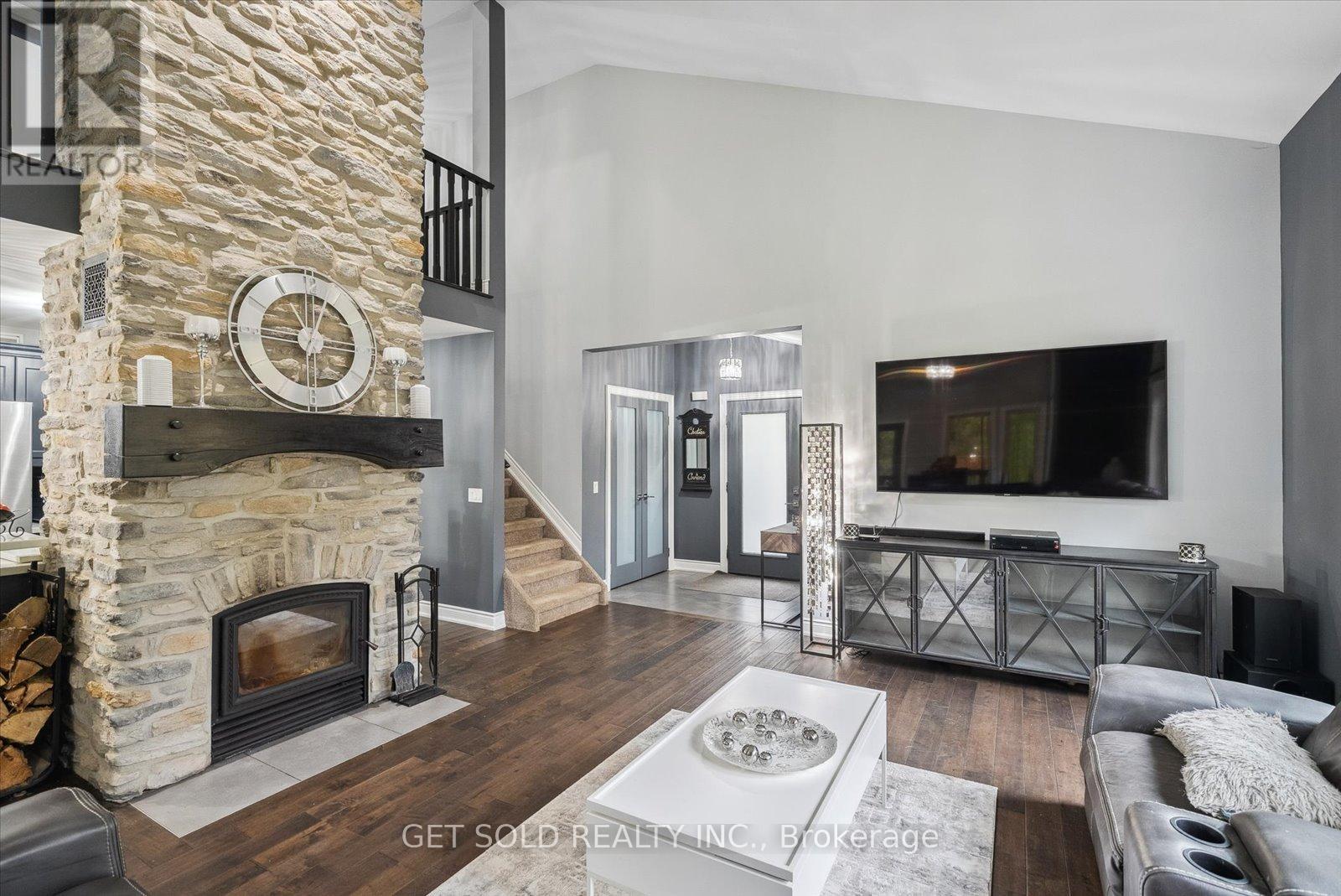11 FIELDWAY COURT - 5
