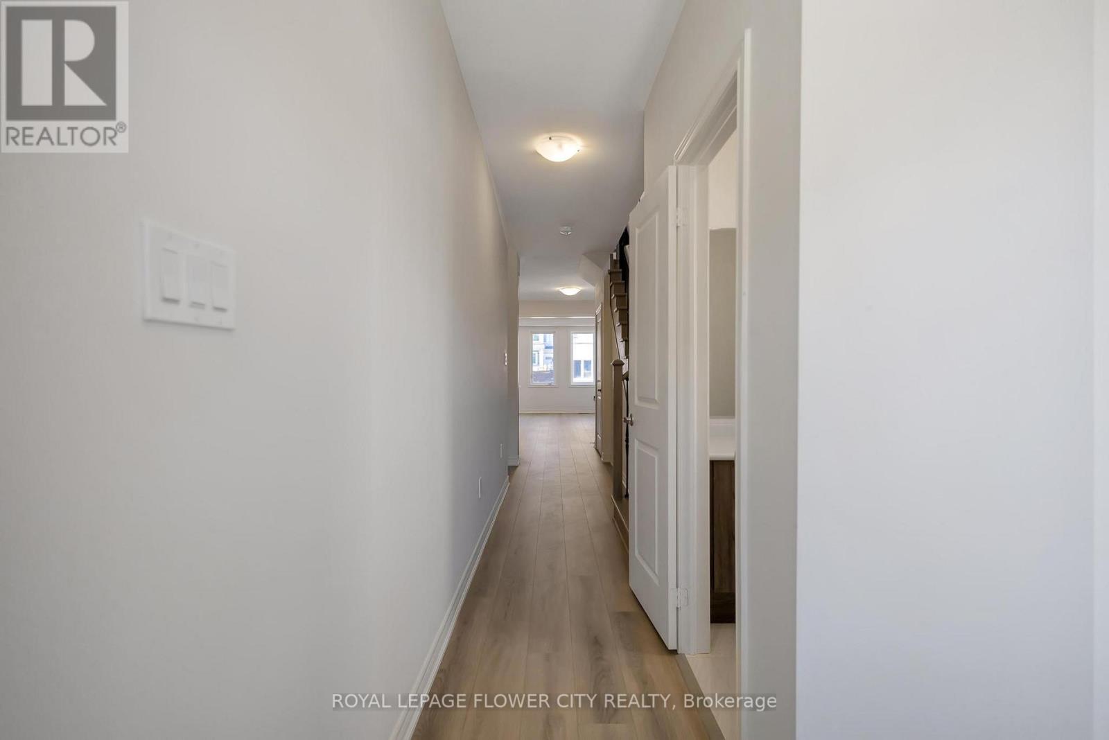 37 GLEDHILL CRESCENT - 8