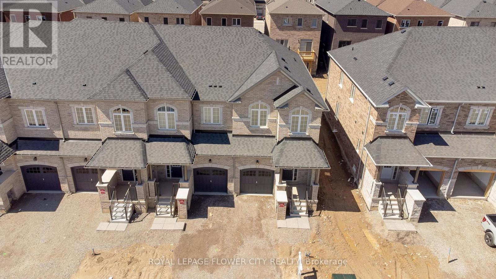 37 GLEDHILL CRESCENT - 3