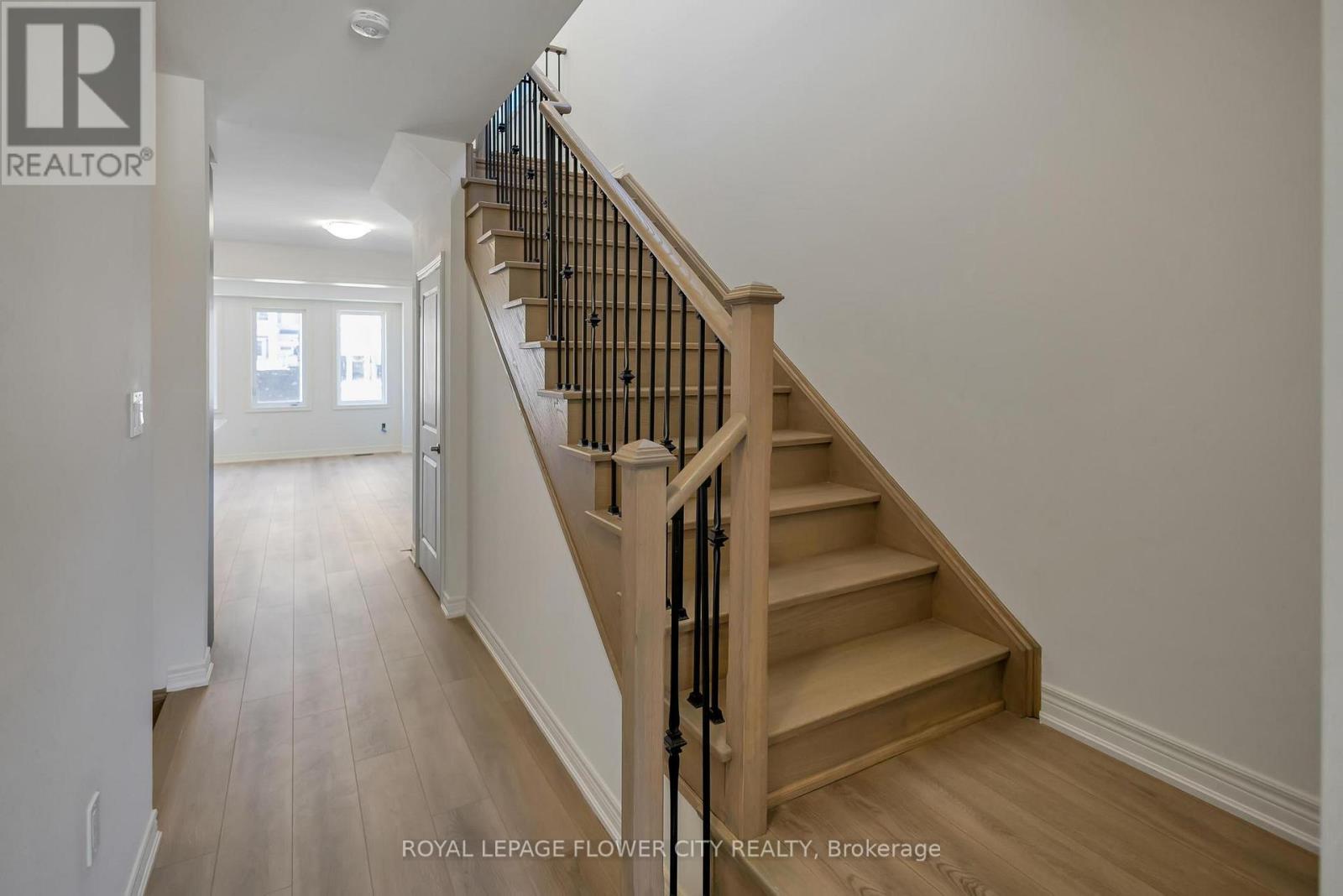 37 GLEDHILL CRESCENT - 33