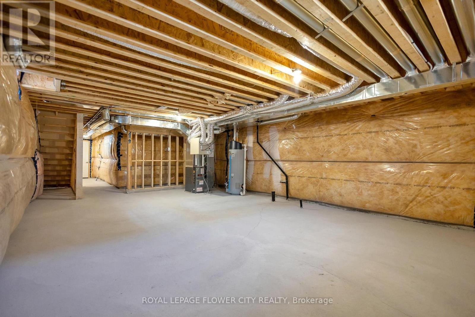 37 GLEDHILL CRESCENT - 39