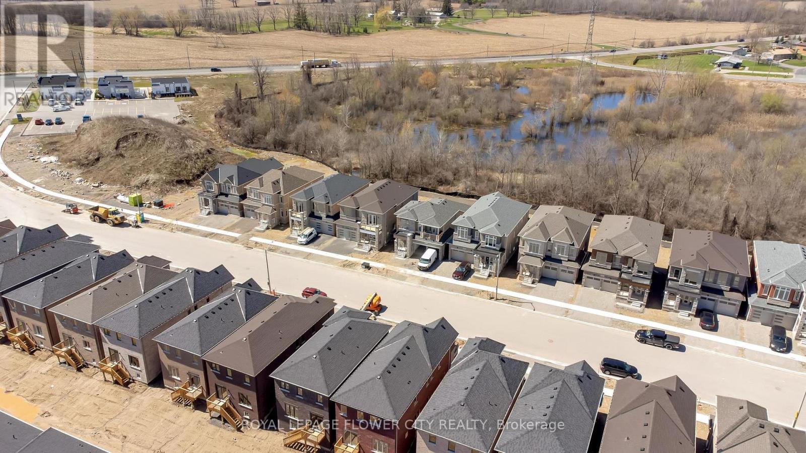 37 GLEDHILL CRESCENT - 1