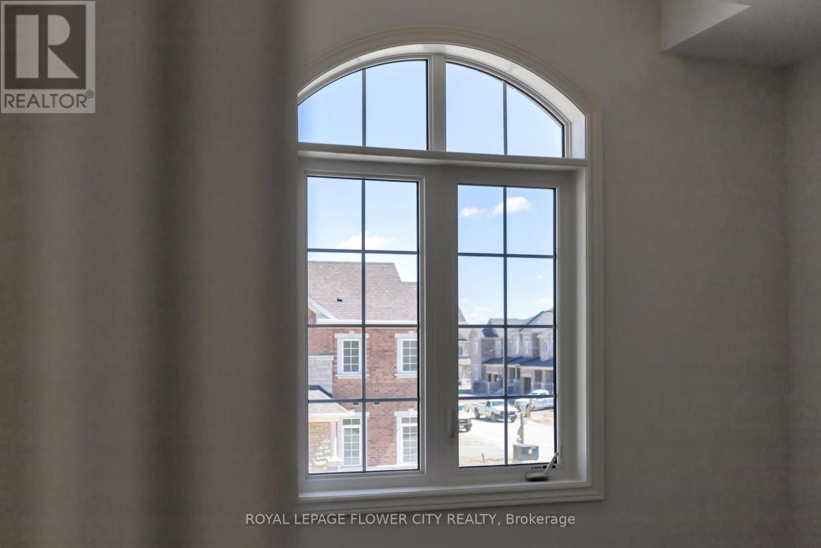 37 GLEDHILL CRESCENT - 45